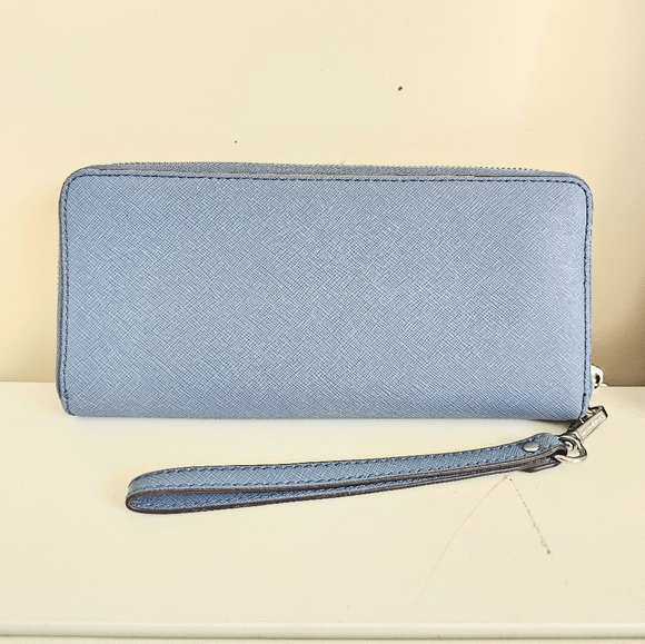 Michael Kors Saffiano Leather Continental Wallet - Picture 3 of 13